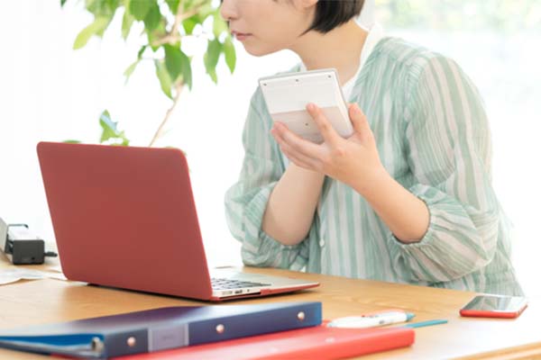 収入と所得の違いとは?アフィリエイターが経費にできるものも解説